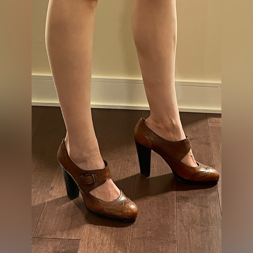 Like New| Stuart Weitzman Retro Brogue Leather Ma… - image 2